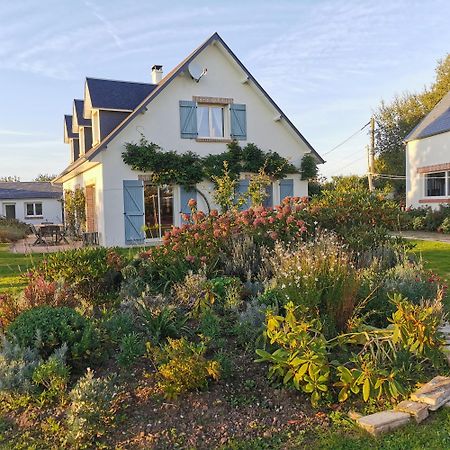 Willa Dependance Au Calme Dans Notre Jardin Saint-Aubin-Des-Preaux Zewnętrze zdjęcie