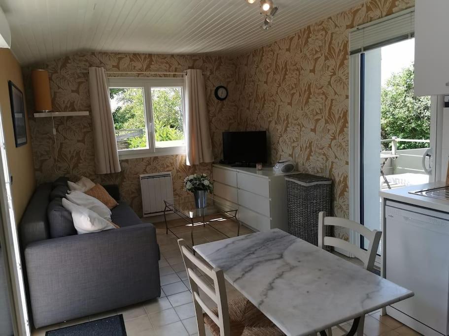 Willa Dependance Au Calme Dans Notre Jardin Saint-Aubin-Des-Preaux Zewnętrze zdjęcie