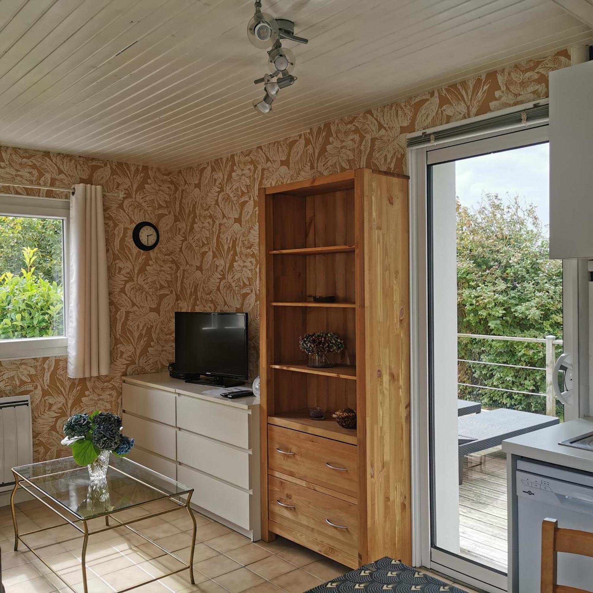Willa Dependance Au Calme Dans Notre Jardin Saint-Aubin-Des-Preaux Zewnętrze zdjęcie